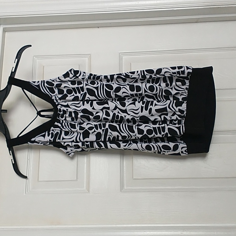 Wrapper, size small, black and white top